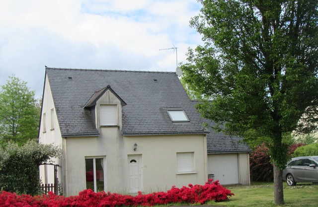 Brita Cottage - 4 bedroom cottage in beautiful tourist town Rochefortt en Terre
