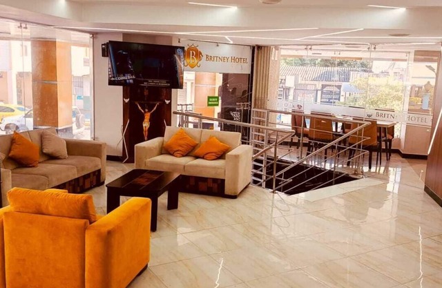 BRITNEY HOTEL MACHALA