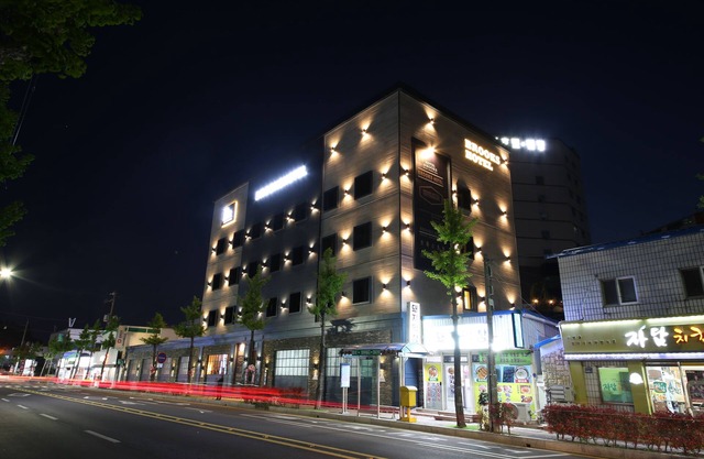Brooks Hotel