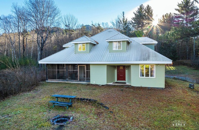 Brookside Pines | 3 bd 2.5 bath in Wilmington, NY