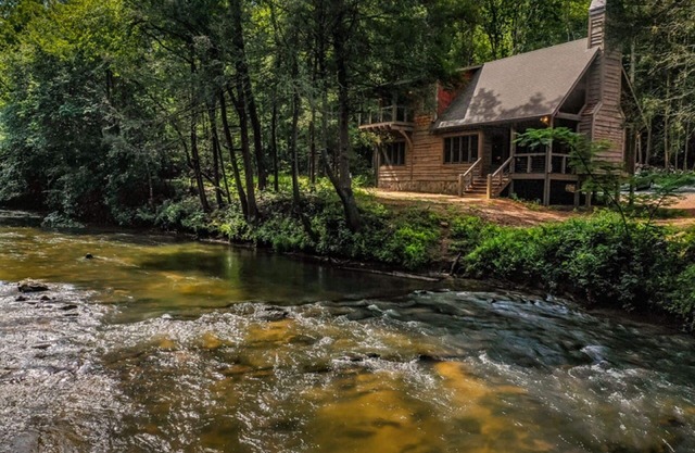 Brown Trout Lodge - River Front, Dog Friendly