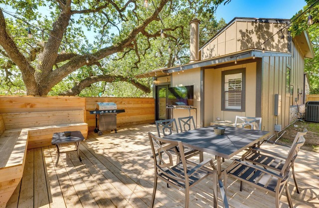Bryan Home w/Yard & Deck ~ 4 Mi to Aggieland