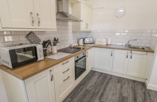 BRYN BETHEL, family friendly, with open fire in Bontnewydd, Gwynedd