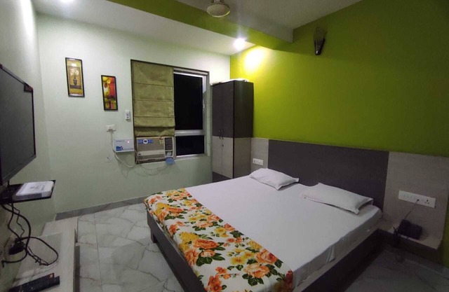 Budget Comfy stay near Rail-station Jaipur @ city heart