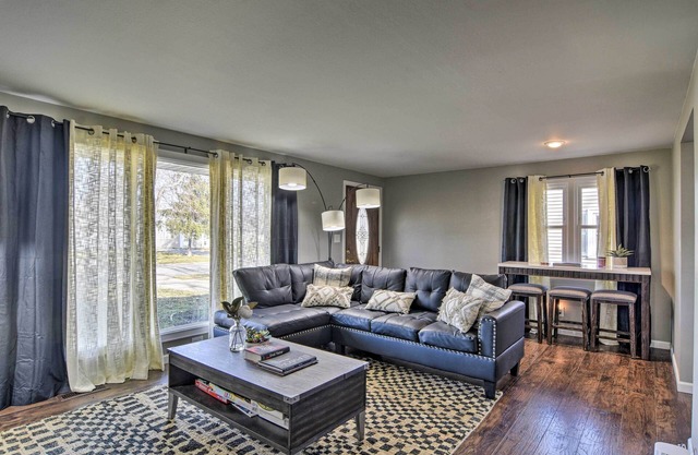 Buffalo Getaway w/Charcoal Grill & Patio!