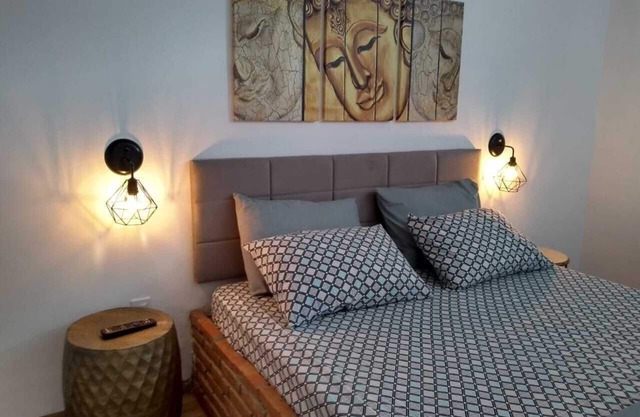 Building Frente Mar Gonzaga 14º went down the beach