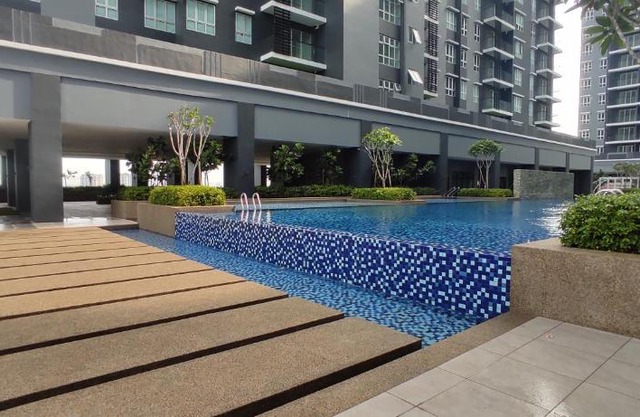 Bukit Rimau Instagrammable 2 Bedroom Apartment With Pool View up to 5 PAX