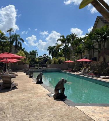 Bulloo Lagoon Oasis Luxury Resort