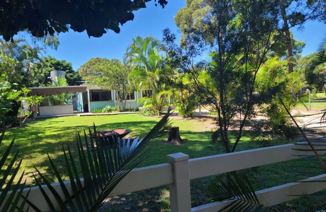 Bulwer Beach House - On the front