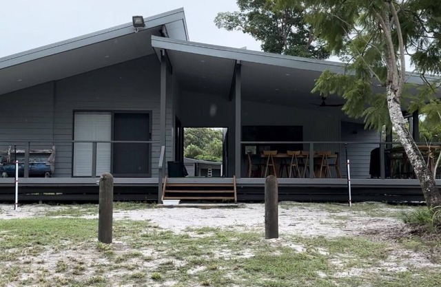BULWER BREEZES - Beautiful new beach house, perfect for a family vacation