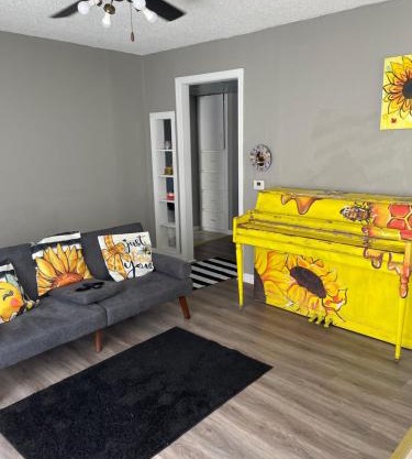 Bumble Bee Cottage