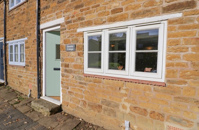 BUMBLE COTTAGE, family friendly, with open fire in Tysoe