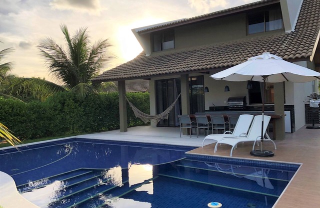 Bungalow Malawi Resort with sea view and private pool. Luxury and confort