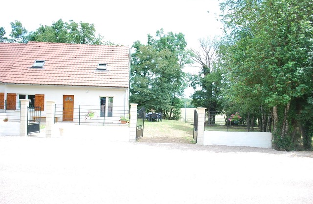 BURGUNDY GITE SLEEPS 10 5 BEDROOMS