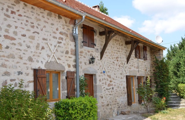 Burgundy traditional cottage with a vast flower garden to enjoy nature & calm