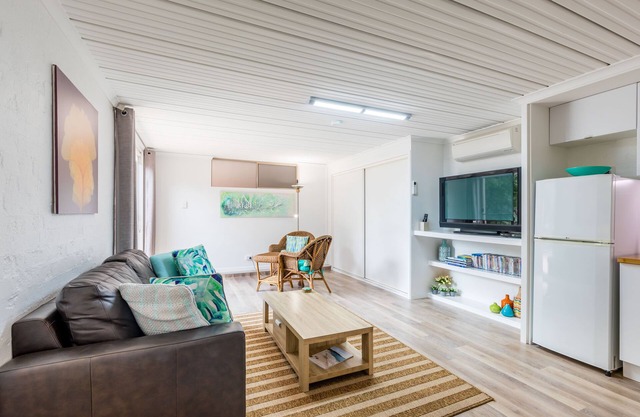 Bush to Beach Apartment 88 - relaxing getaway (5 min stroll to the beach)
