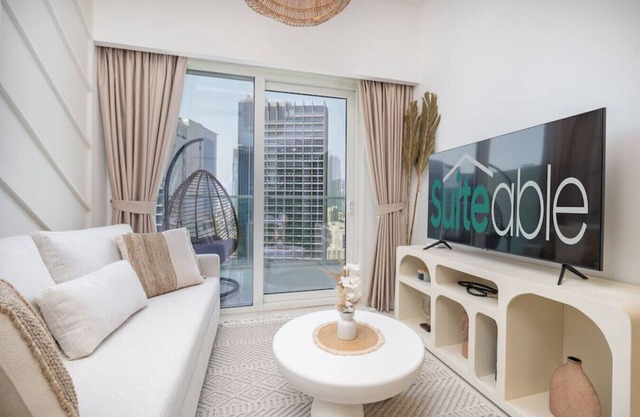 Business Bay Bliss 1 bedroom apartment - Suiteable