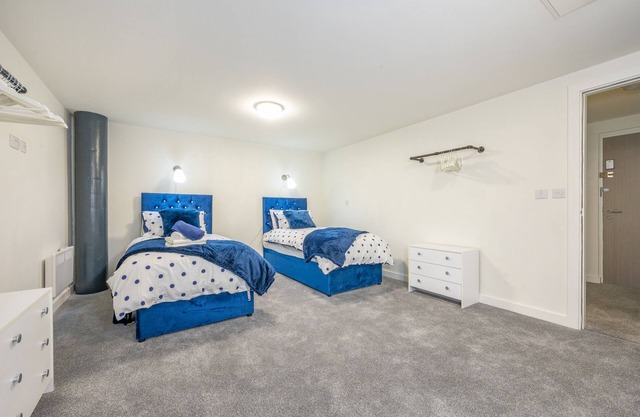 Bv Modern Navy Blue Diamond Suites Apt