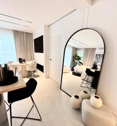 By the lake apartment