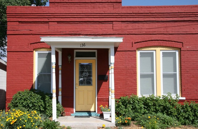 By the River & Downtown, Beautiful, Comfortable, Kids Welcome STL# 02559535