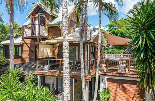 Byron Blisshouse - multi-home retreat with pool