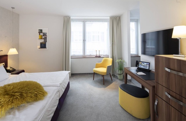 c) Doppelzimmer Standard mit Dusche und WC