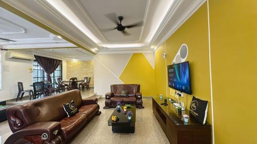 C03 Golden Rinting Homestay 2 Story Semi D House