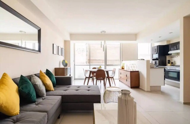 C201- 2BR/2BTH - One Bedroom Apartment, Sleeps 5