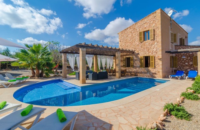 CA NA CARME - Beautiful villa with private pool and great garden. Free WiFi