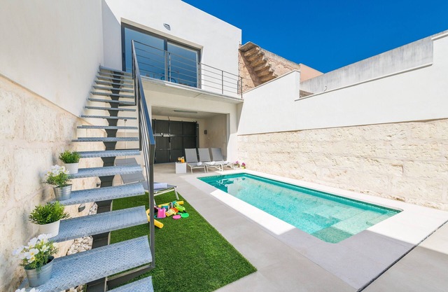 CA NA FOC - Modern vacation home with private pool in traditional town. Free WiFi