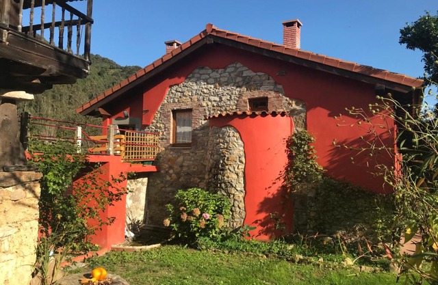 Ca Rifo, casa rural en Asturias, puerta de Somiedo a orillas del río Narcea
