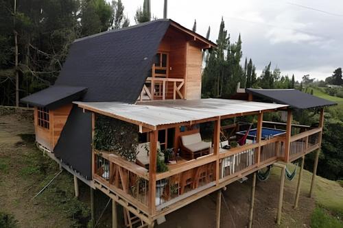 Cabaña Acogedora en finca de aguacates
