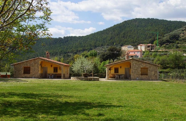 CABAÑAS ARGUELLITE