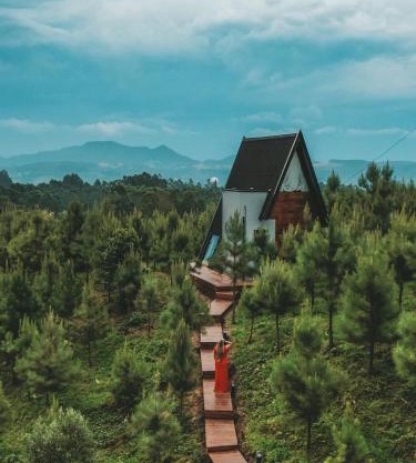 Cabana com hidromassagem na montanha