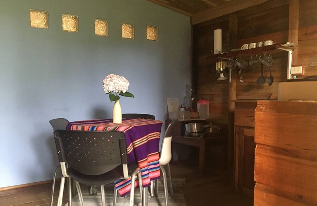 Cabañita El Cedro - Rustic and comfortable 200 meters from the main road - Volcan