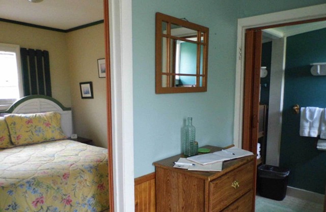 Cabin 1 at Otter Creek Inn