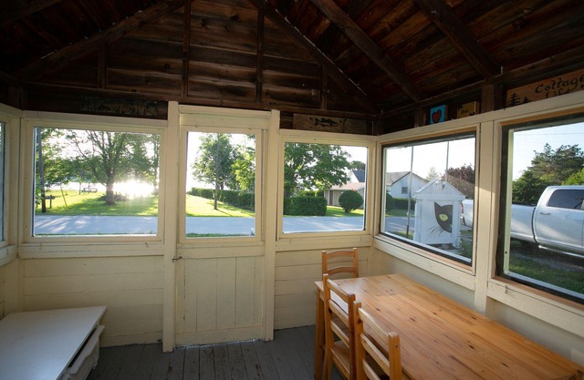Cabin 2- 2-Bedroom Lakeview Cabin, Swimming Sandy Beach, Fishing Dock & Firepits
