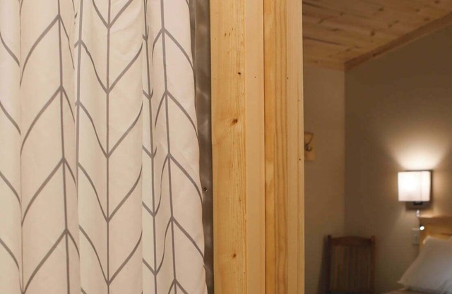 Cabin #2- Scenic Views and Comfortable beds!