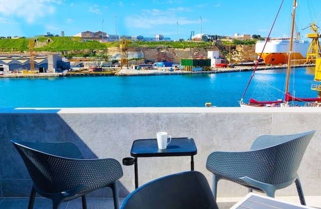 Cabin 4 Savynomad Harbour Residences Seaport Views