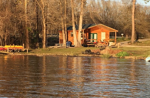 Cabin 5, Waterfront, Onalaska, Lake Livingston, Texas