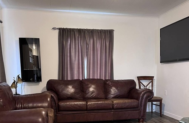 Cabin #6 at Park Sands Beach Resort- Near Water