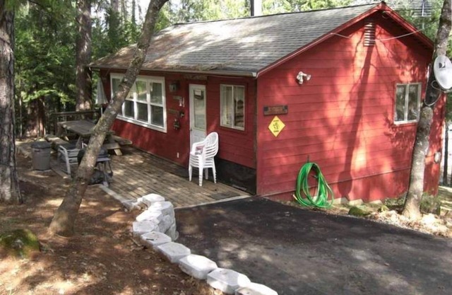 Cabin at Lake Vera