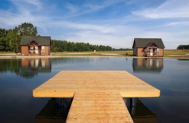 Cabin C by the Pond - King Bed - Swimming Pool