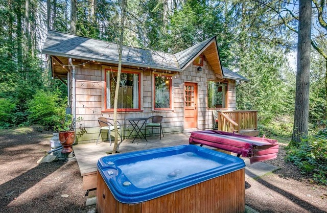 Cabin Fever - Private Cabin in the Woods