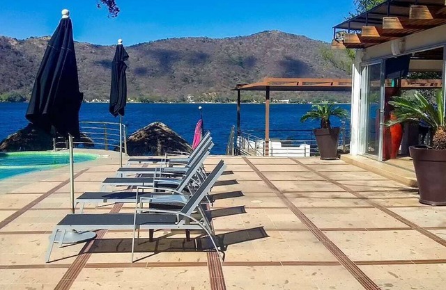 Cabin in the Middle of the Forest and Lake - Pool