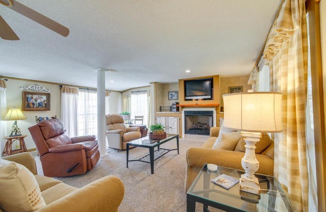 Cabin Less Than Half-Mi to Tunica Lake Great for Anglers!