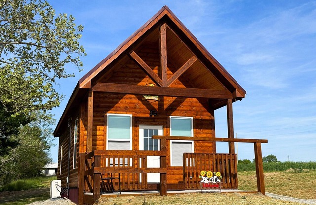 Cabin on Dairy Farm - Near Ark - Feed Grain to Calves and Goats
