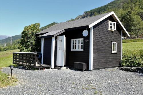 Cabin "Rasberry" in beautiful Hardanger