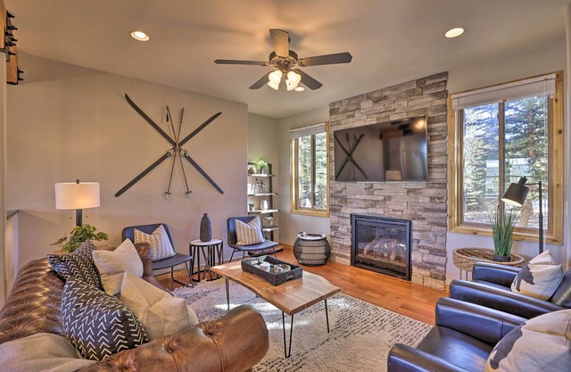 Cabin w/Game Room & Mtn Views in Silverthorne!