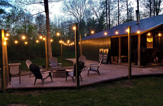 Cabin with bar area and pool table-located in Stephenson, MI